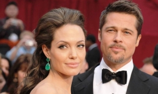 Няня Анджелины Джоли умоляет ее не расходиться с мужем
